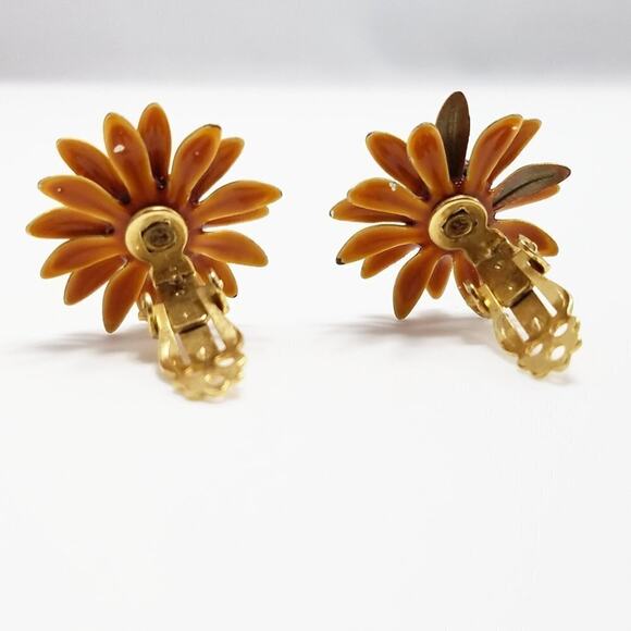 Vintage Enamel Brown Orange Flower Earrings,  Flower Power 1960s, 7/8 Inches - Picture 7 of 8